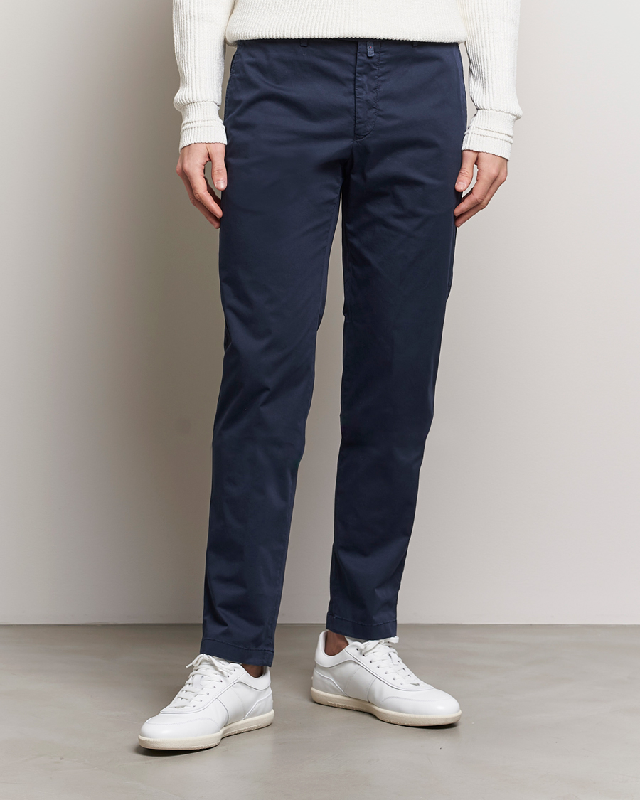 Heren | Quiet Luxury | Kiton | Slim Fit Cotton Chinos Navy