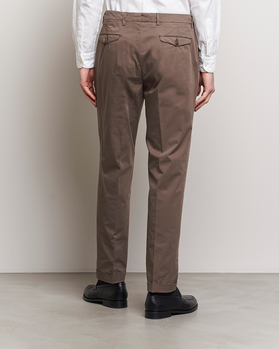 Heren | Broeken | Briglia 1949 | Easy Fit Pleated Cotton Stretch Chino Brown