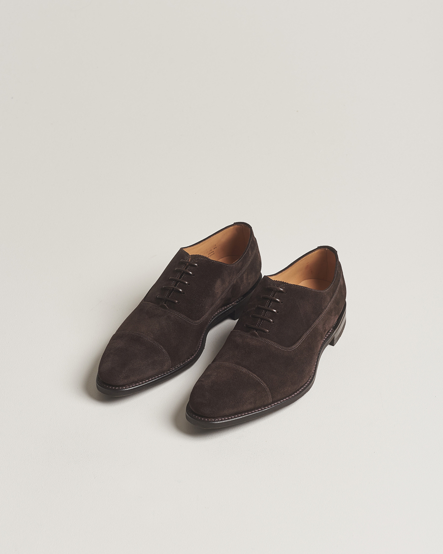 Heren | Handgjorda skor - Skoblockskampanj | Loake 1880 | Truman Suede Oxford Toe Cap Dark Brown