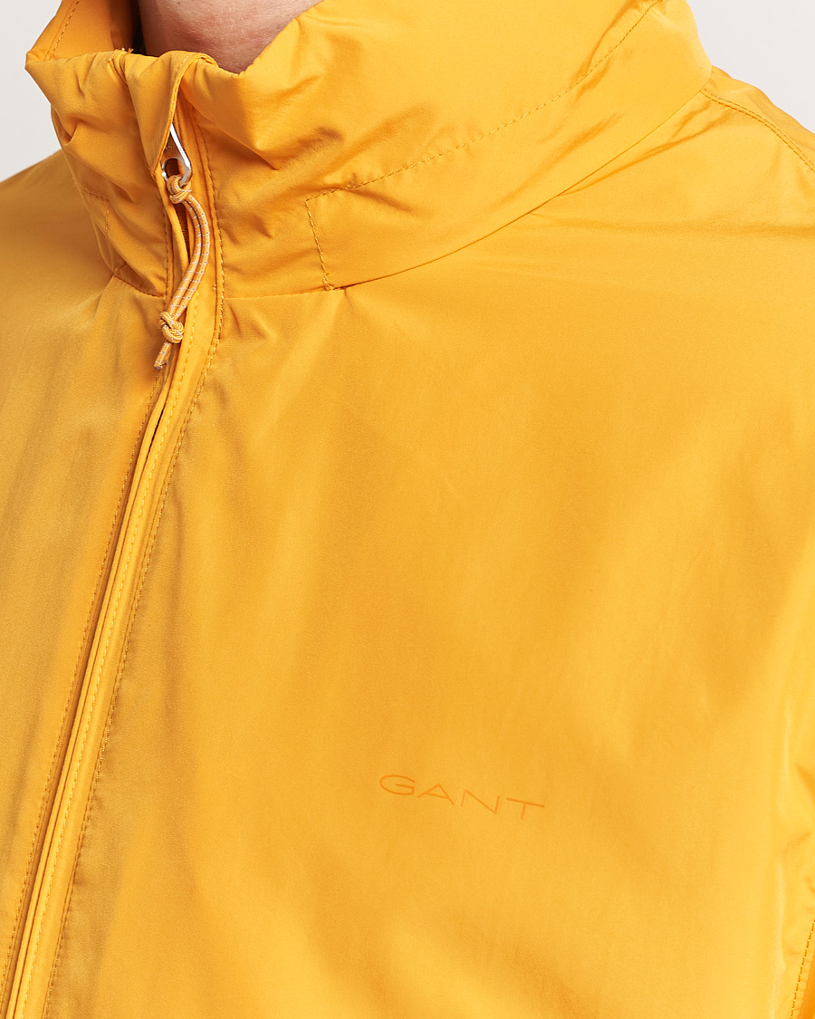 Heren | Jassen | GANT | Light Nylon Windcheater Medal Yellow