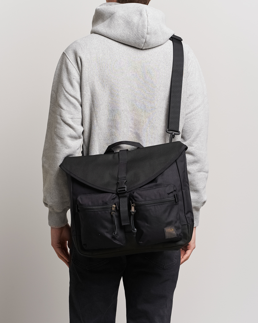 Heren | Afdelingen | Filson | Surveyor Messenger Bag Black