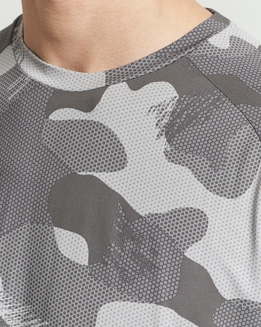Heren | T-shirts | RLX Ralph Lauren | Peached Airflow Camo Crew Neck T-Shirt Grey