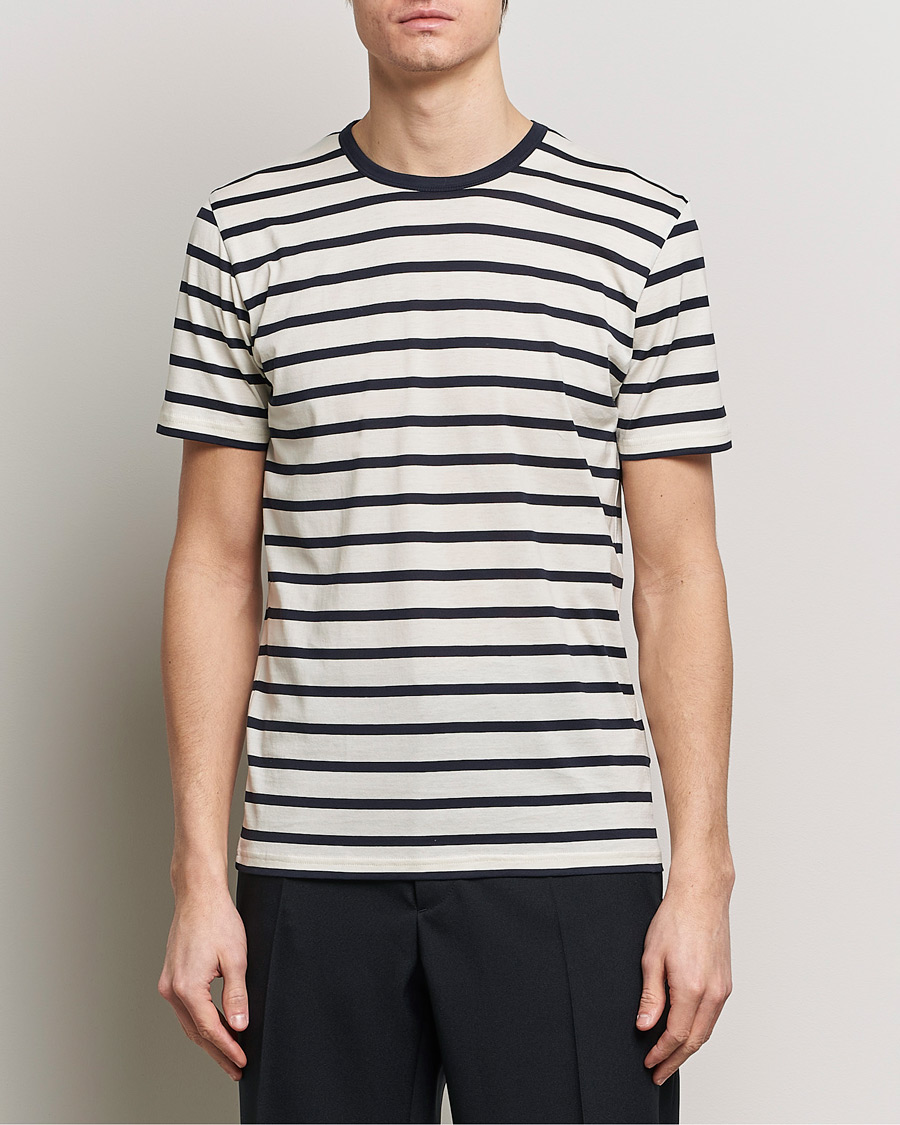 Heren | T-shirts met korte mouwen | Sunspel | Striped Crew Neck Cotton Tee Ecru/Navy