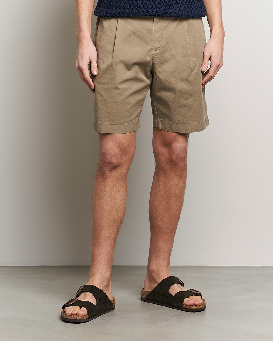 Heren | Chino-shorts | Sunspel | Pleated Stretch Cotton Twill Shorts Dark Stone