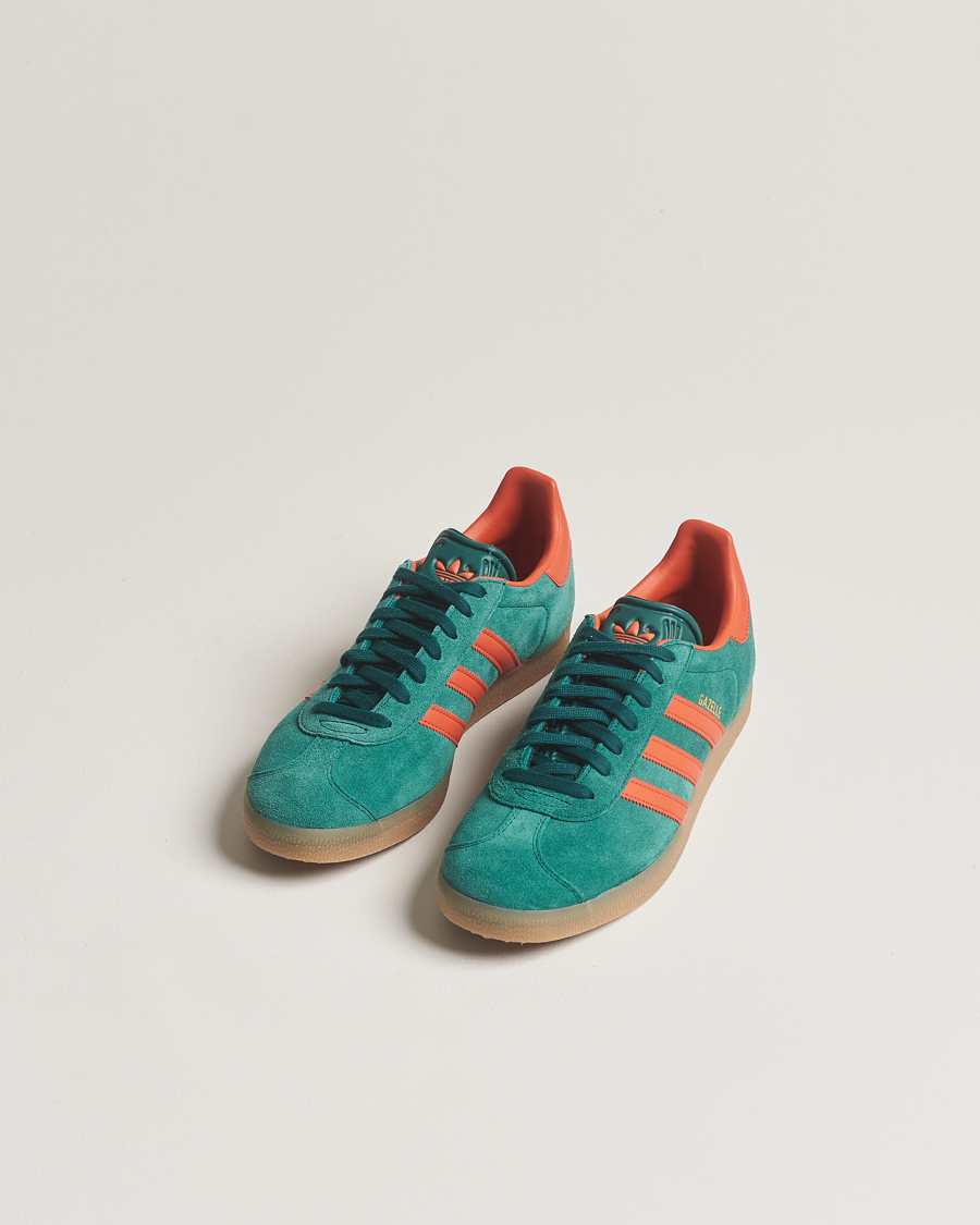 Heren | Suède schoenen | adidas Originals | Gazelle Sneaker Green/Red