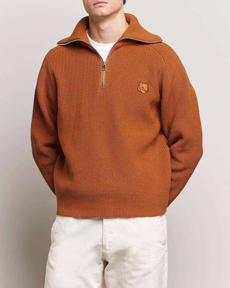 Heren | Contemporary Creators | Maison Kitsuné | Tonal Fox Head Ribbed Half Zip Tobacco