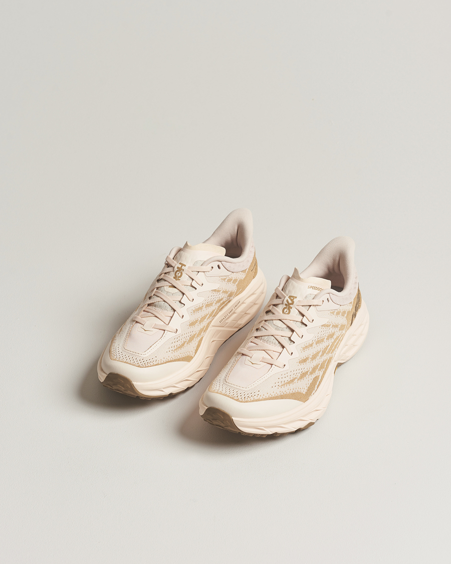 Heren | Sneakers | Hoka One One | Hoka Speedgoat 5 Vanilla/Wheat