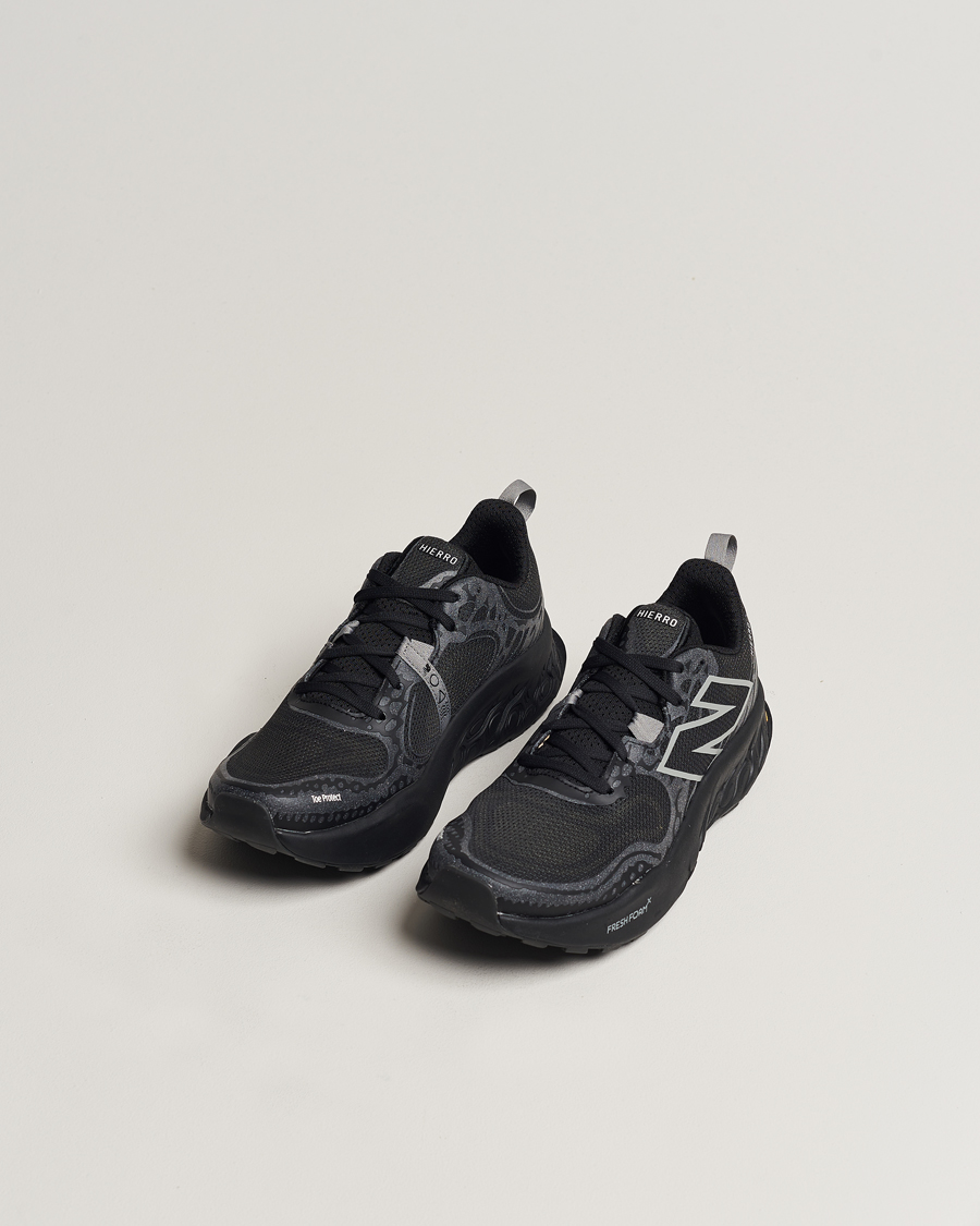 Heren | Zwarte sneakers | New Balance Running | Fresh Foam X Hierro v8 Black