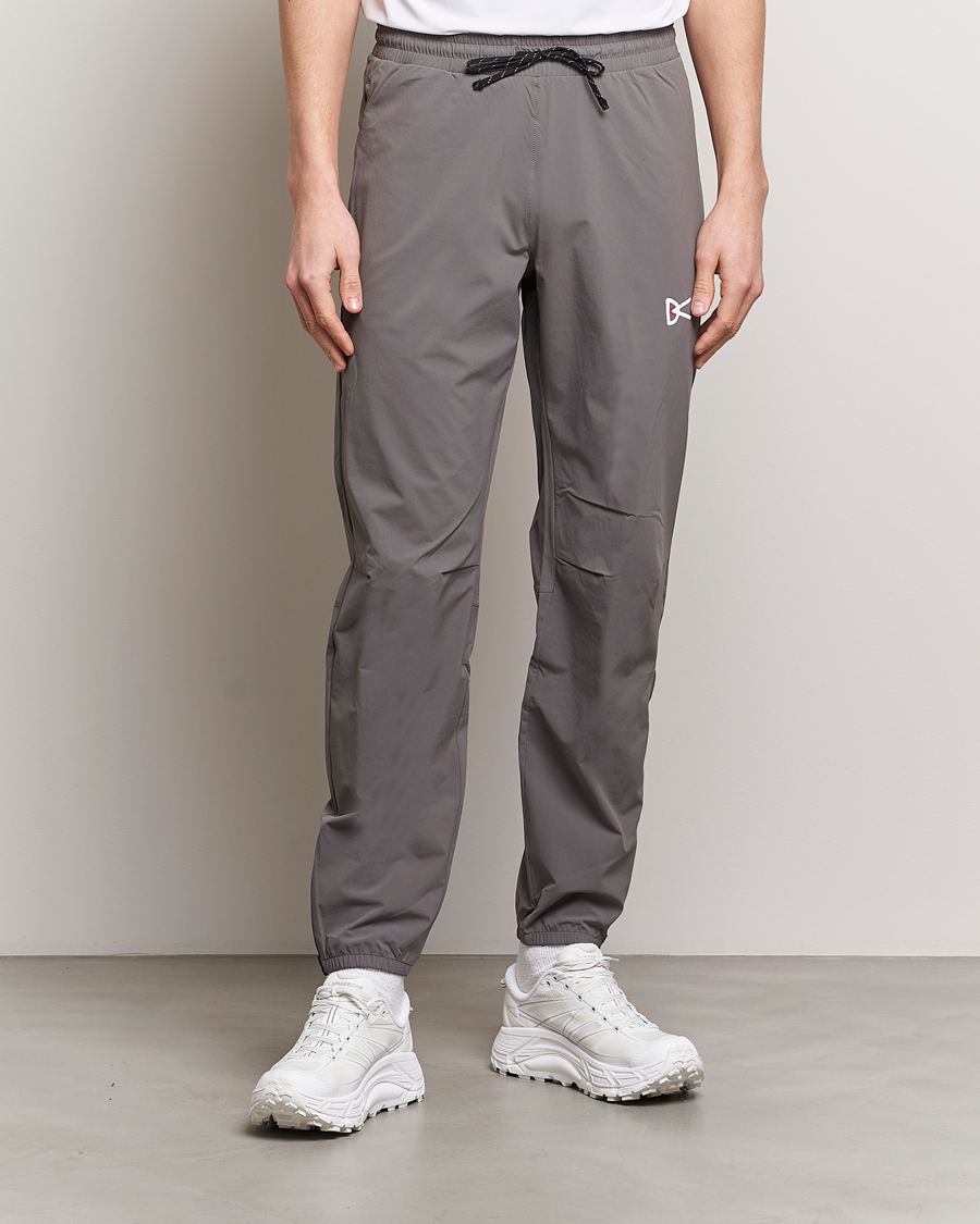 Heren | Functionele broeken | District Vision | Lightweight DWR Track Pants Charcoal