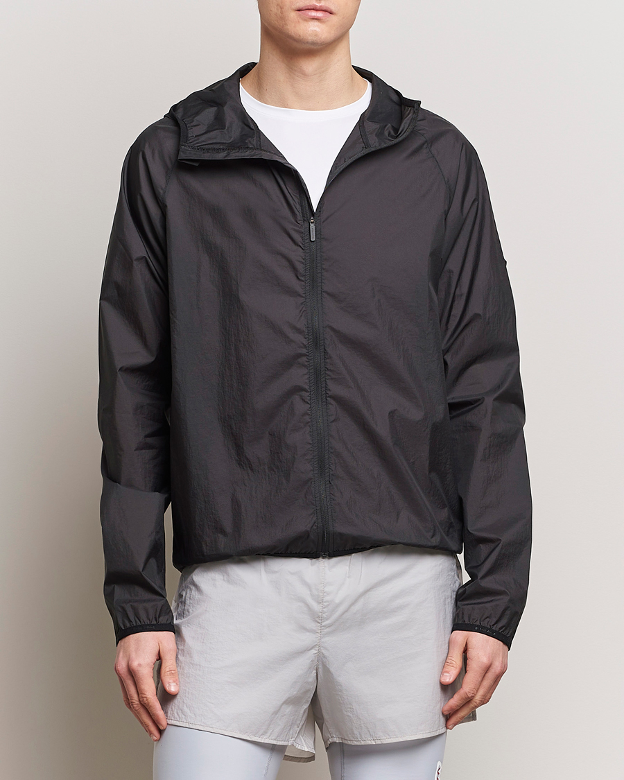 Heren | Outdoorjassen | District Vision | Ultralight Packable DWR Wind Jacket Black