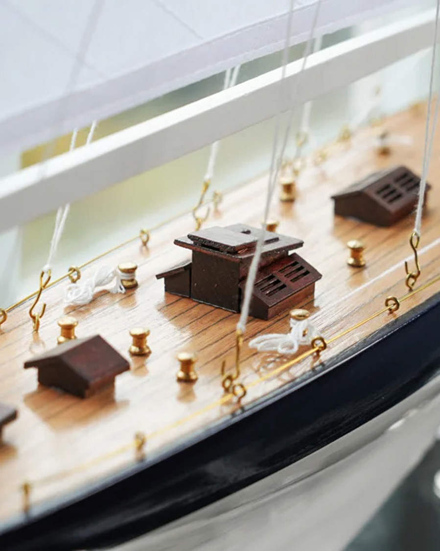 Heren | Decoratie | Authentic Models | J-Yacht Rainbow 1934 Black/White