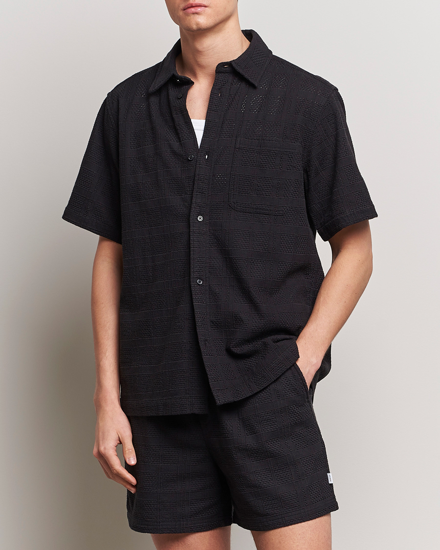 Heren | Nieuwe productafbeeldingen | LES DEUX | Charlie Short Sleeve Knitted Shirt Black