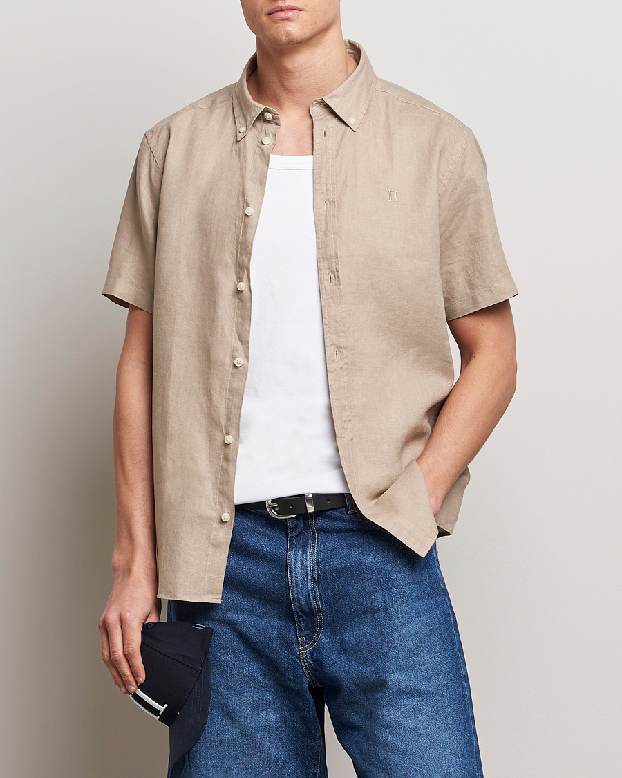 Heren | LES DEUX | LES DEUX | Kris Short Sleeve Linen Shirt Dark Sand