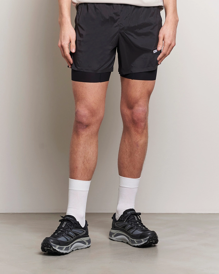 Heren | Functionele shorts | Satisfy | TechSilk 5 Inch Shorts Black
