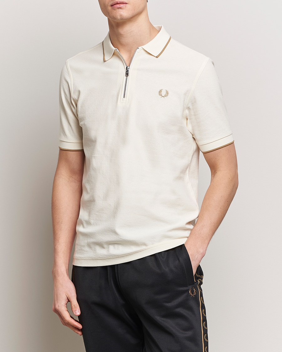 Heren | Fred Perry | Fred Perry | Crépe Half Zip Polo Ecru