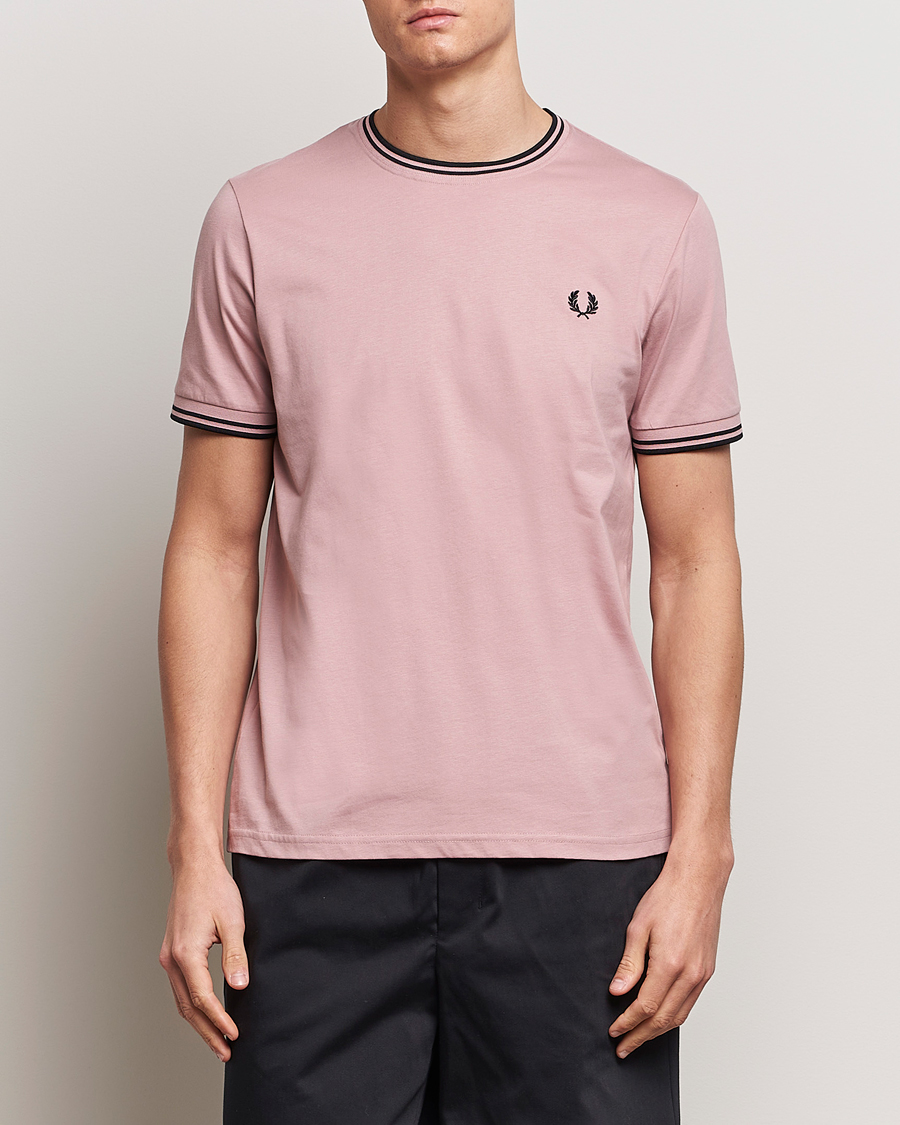 Heren | Nieuws | Fred Perry | Twin Tipped T-Shirt Dusty Rose Pink