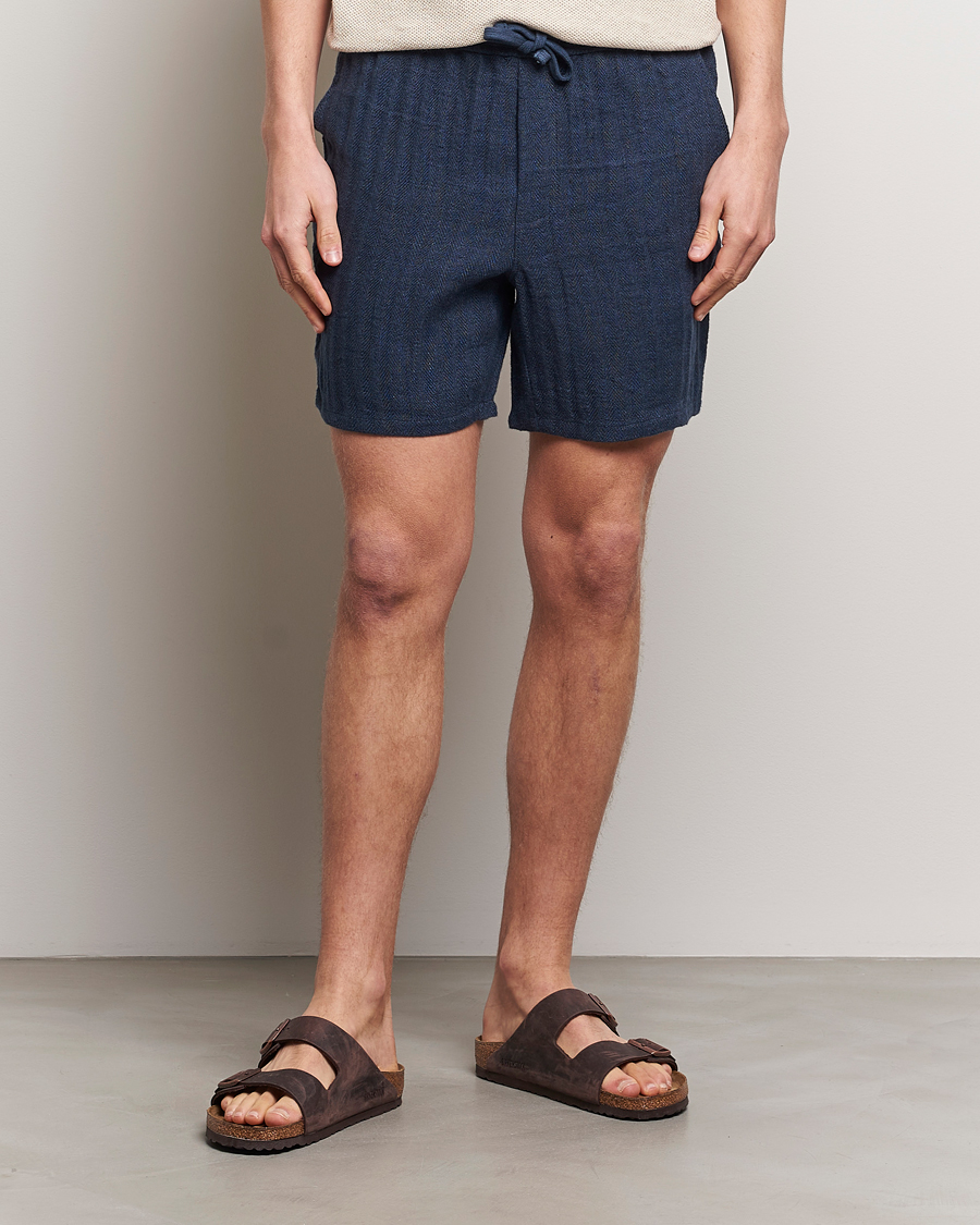 Heren | Nieuws | A Day's March | Ipu Herringbone Linen Drawstring Shorts Indigo Blue