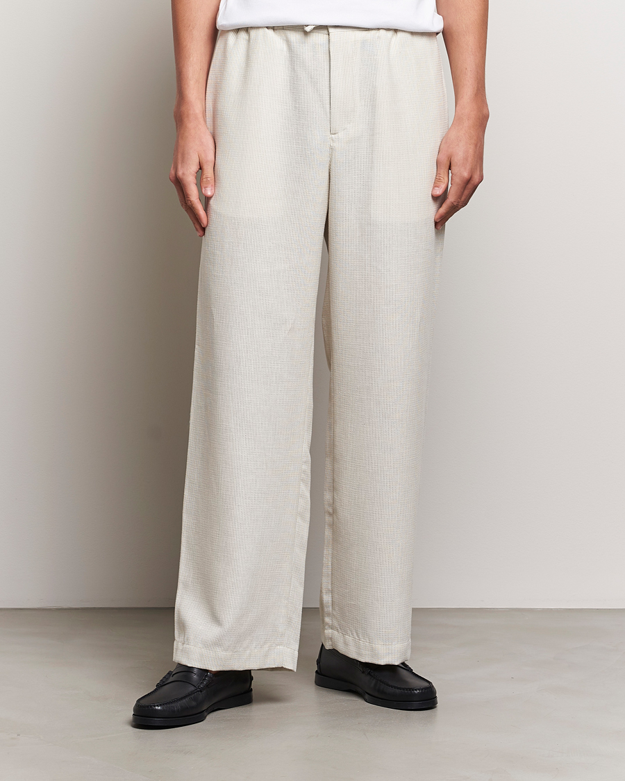 Men | Clothing | J.Lindeberg | Noah Wide Linen Pants Safari Beige