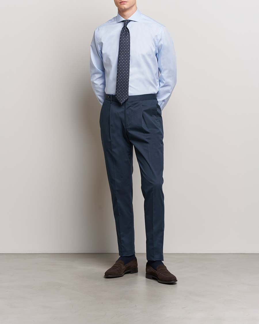 Heren | Overhemden | Oscar Jacobson | Reg Fit Cut Away Non Iron Twill Light Blue