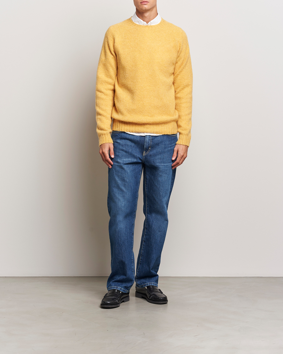 Heren | Truien | Harley Of Scotland | Brushed Supersoft Lambswool Crewneck Marzipan