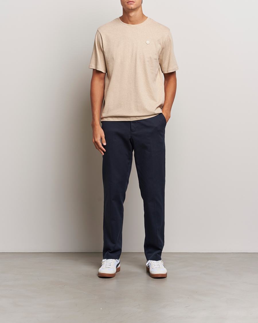 Heren | T-shirts | KnowledgeCotton Apparel | Loake Badge T-Shirt Safari Melange