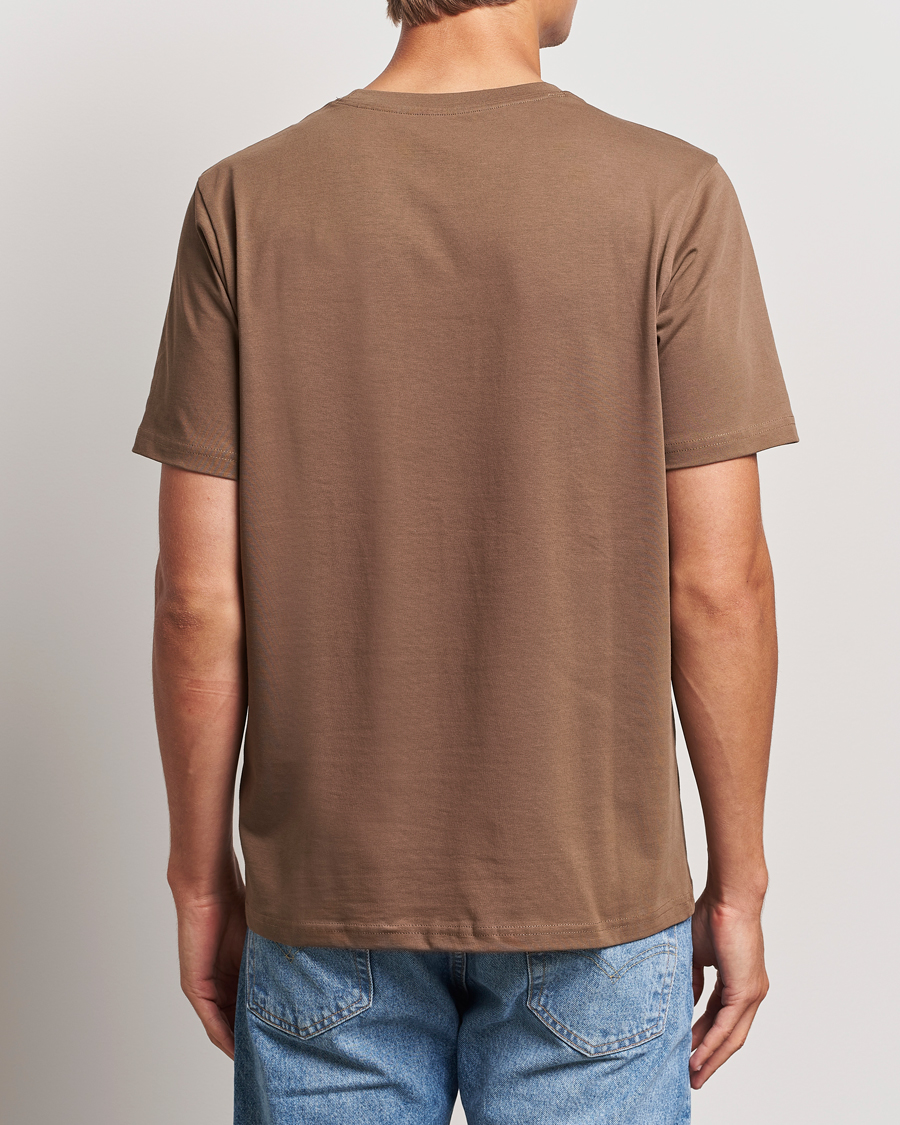 Heren | T-shirts | KnowledgeCotton Apparel | Loake Badge T-Shirt Brown