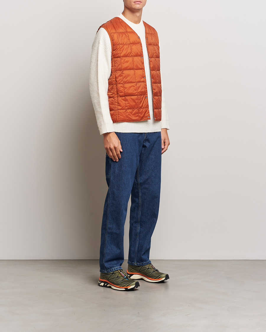 Heren | Jassen | TAION | V-Neck Lightweight Down Vest Brick Orange