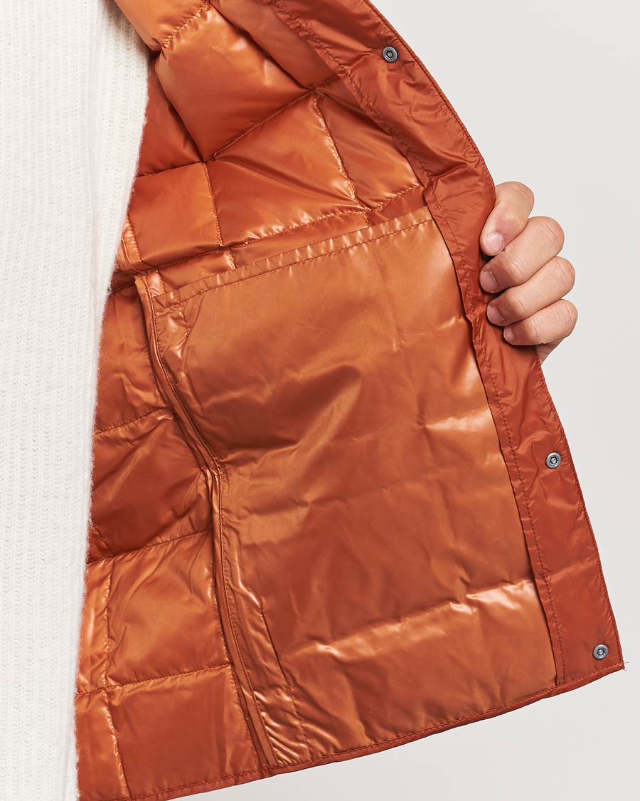 Heren | Jassen | TAION | V-Neck Lightweight Down Vest Brick Orange