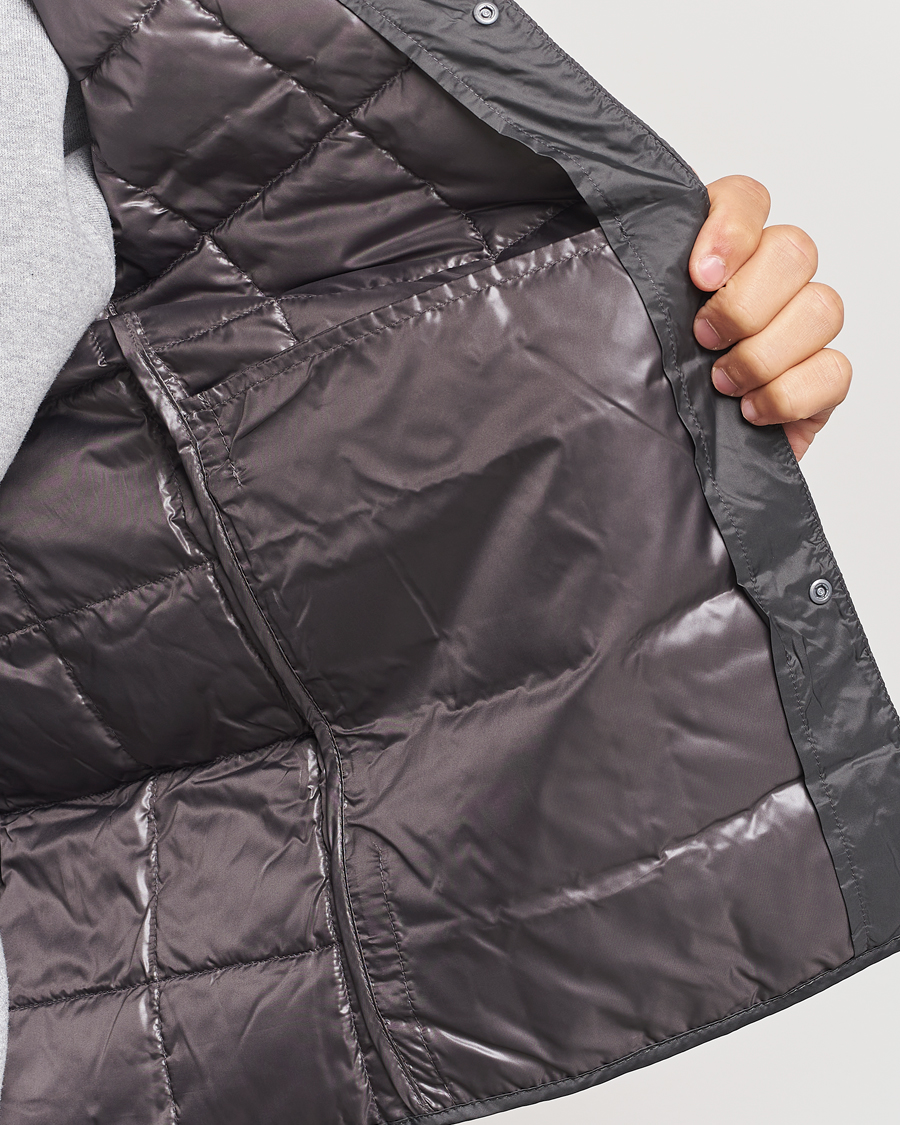 Heren | Jassen | TAION | V-Neck Lightweight Down Vest Dark Grey