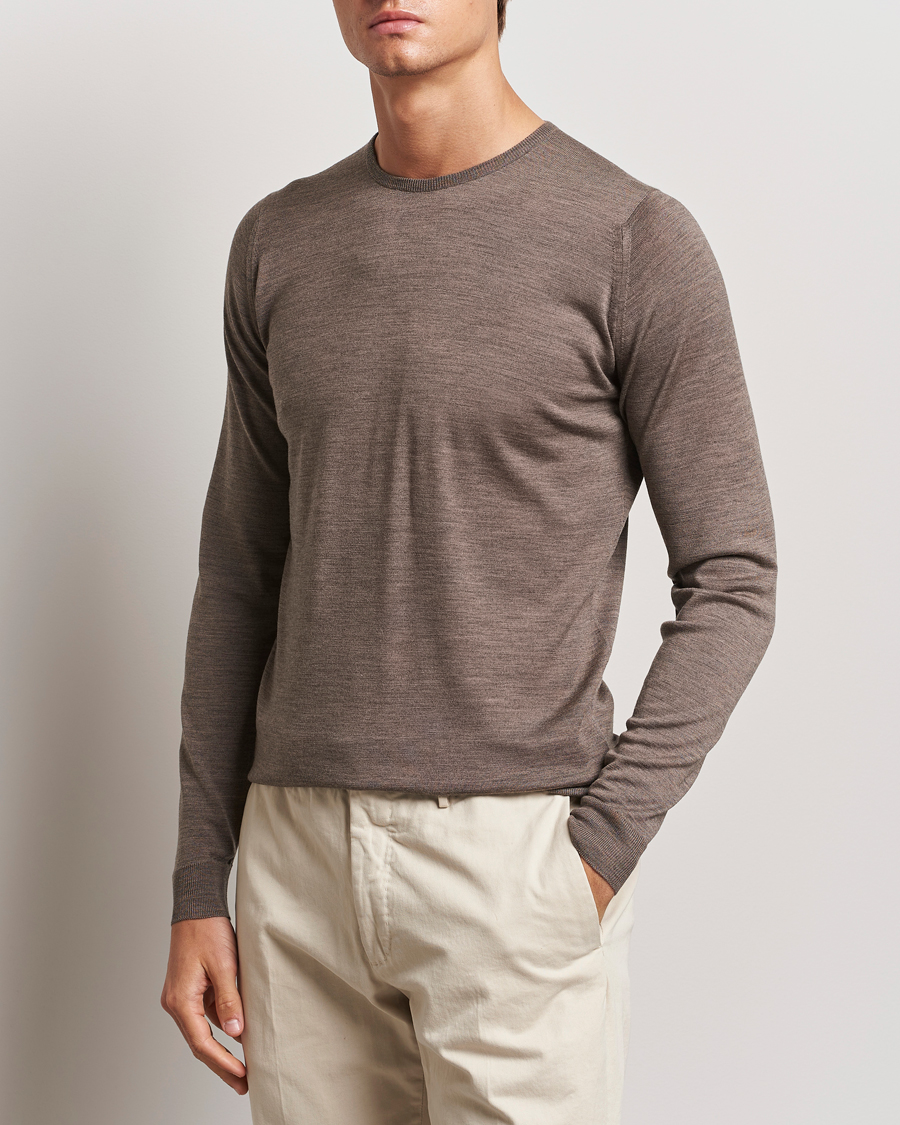 Heren | Truien | John Smedley | Lundy Extra Fine Merino Crew Neck Mushroom Brown