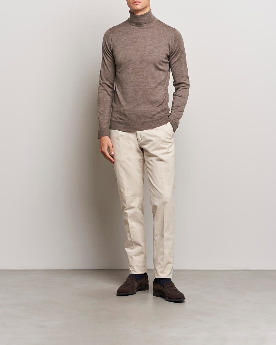 Heren | Truien | John Smedley | Cherwell Extra Fine Merino Rollneck Mushroom Brown