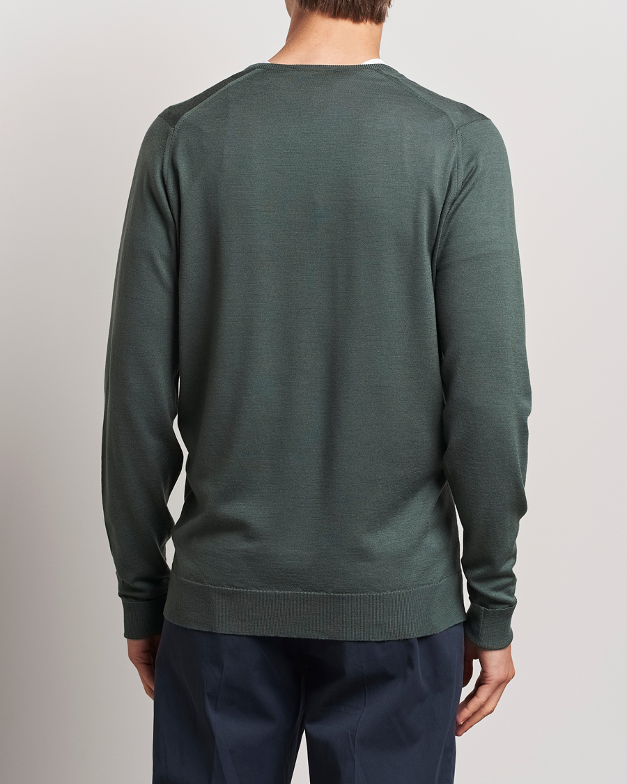 Heren | Truien | John Smedley | Bobby Extra Fine Merino V-Neck Pullover Dark Green