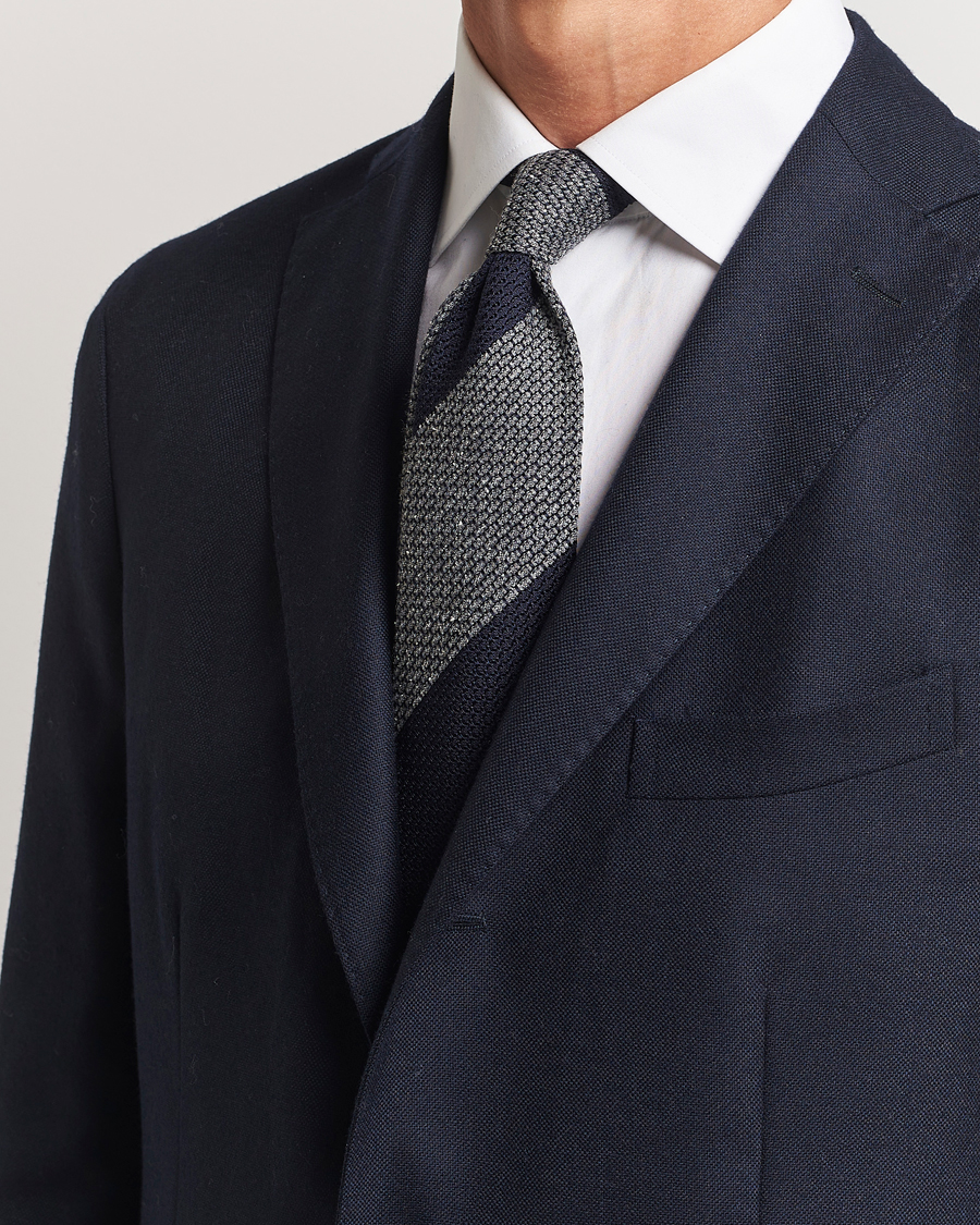 Heren | Amanda Christensen Silk/Wool Striped 8cm Tie Navy/Grey | Amanda Christensen | Silk/Wool Striped 8cm Tie Navy/Grey