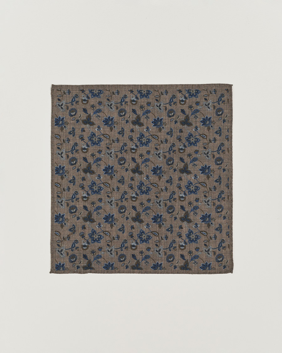 Heren | Amanda Christensen Wool Flannel Printed Flower Pocket Square Brown | Amanda Christensen | Wool Flannel Printed Flower Pocket Square Brown