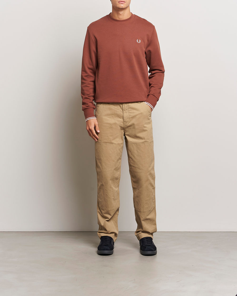 Heren | Truien | Fred Perry | Crew Neck Sweatshirt Whiskey Brown