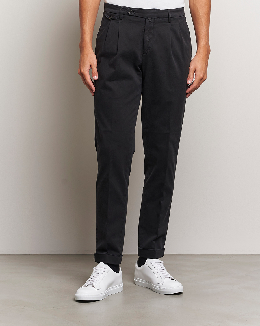 Heren | Broeken | Briglia 1949 | Easy Fit Pleated Cotton Stretch Chino Black