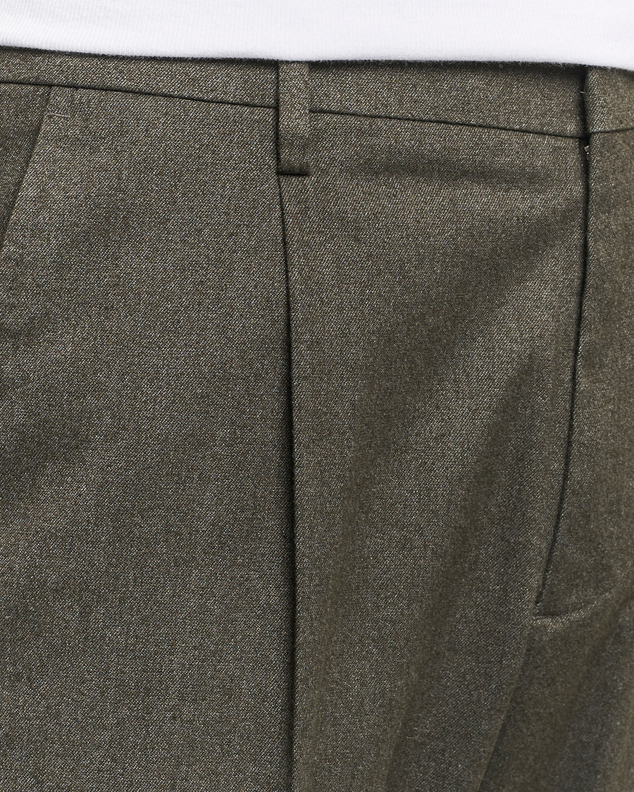 Heren | Broeken | NN07 | Bill Pleated Brushed Cotton Trousers Dark Army