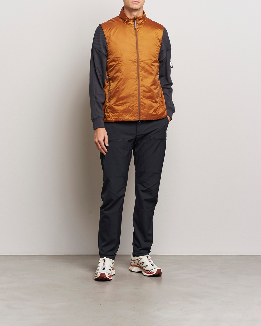 Heren | Jassen | Houdini | Dunfri Primaloft Padded Vest Rust Brown
