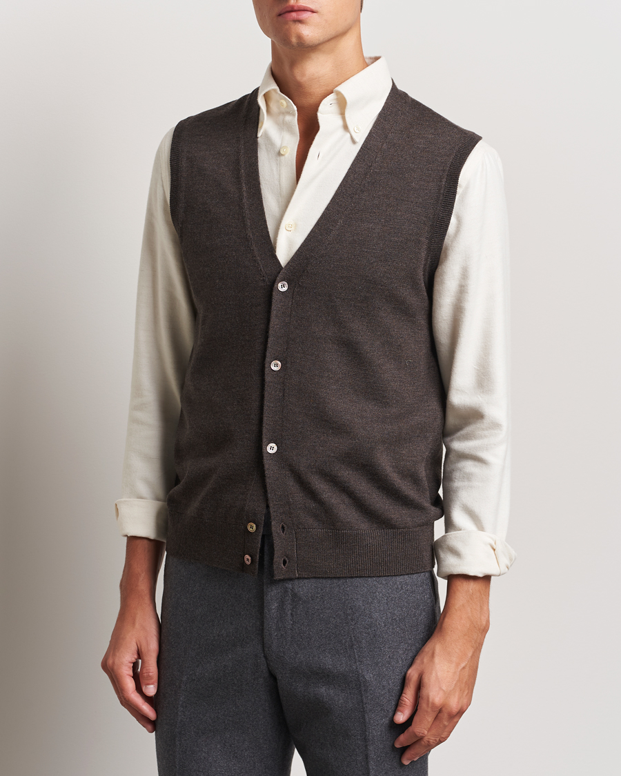 Heren | Truien | Morris | Merino Slipover Vest Brown