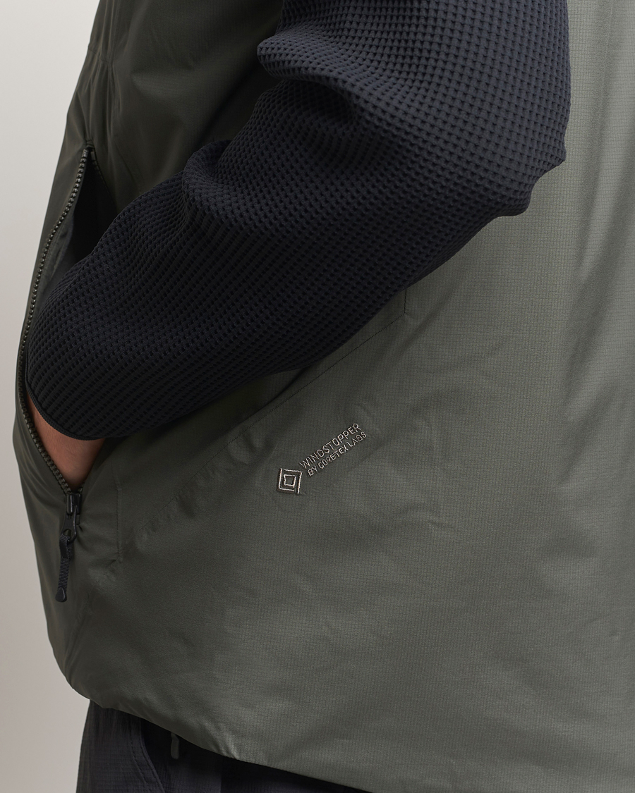 Heren | Jassen | Goldwin | GORE-TEX Windstopper Puffy Vest Dark Olive
