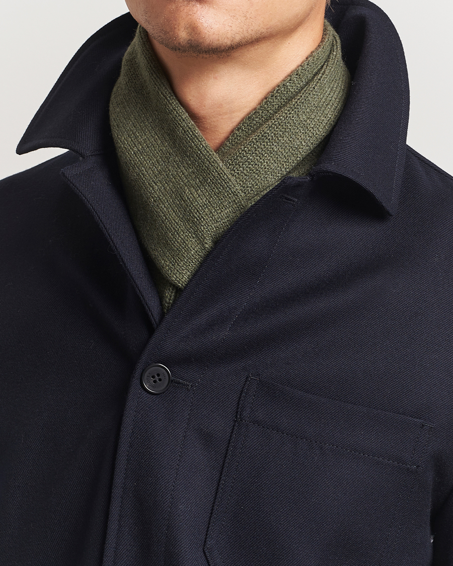 Heren | Piacenza Cashmere Short Loop Cashmere Scarf Olive | Piacenza Cashmere | Short Loop Cashmere Scarf Olive