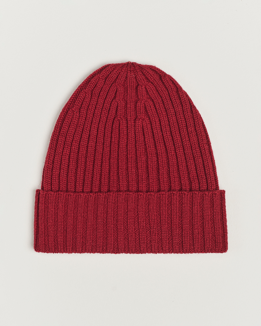 Heren | Piacenza Cashmere Ribbed Cashmere Beanie Burgundy | Piacenza Cashmere | Ribbed Cashmere Beanie Burgundy