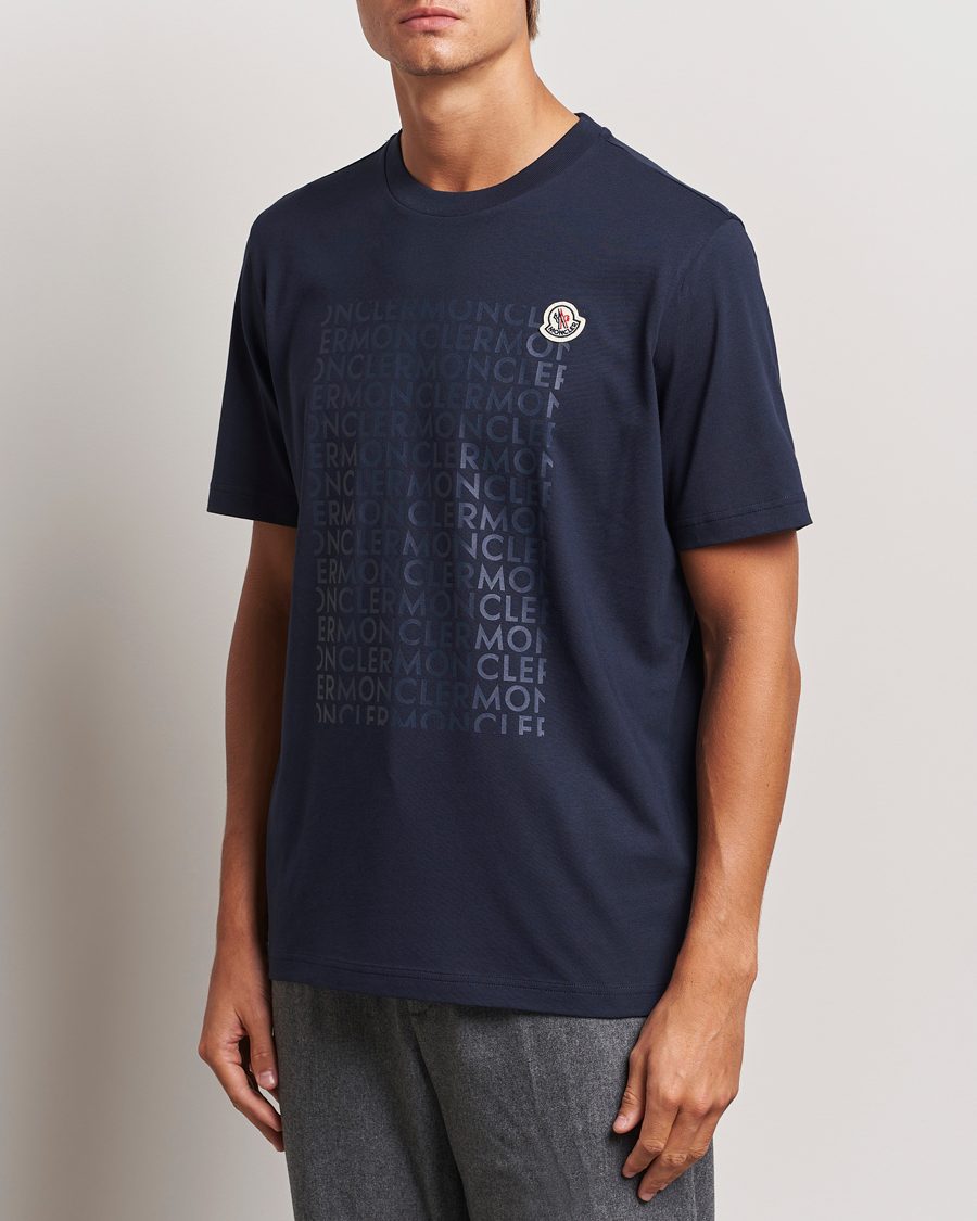 Heren | T-shirts | Moncler | All Over Lettering T-Shirt Navy