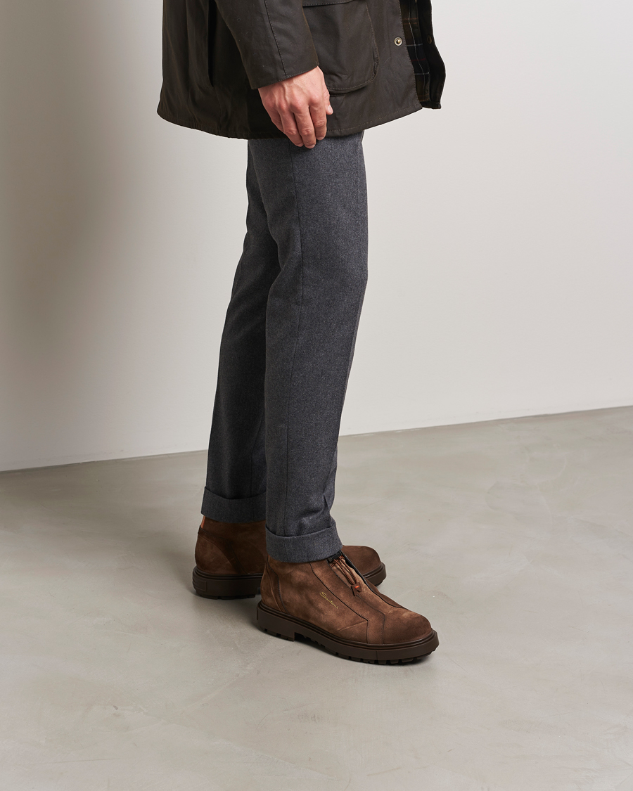 Heren | Santoni St Moritz No Lace Boot Dark Brown Suede | Santoni | St Moritz No Lace Boot Dark Brown Suede