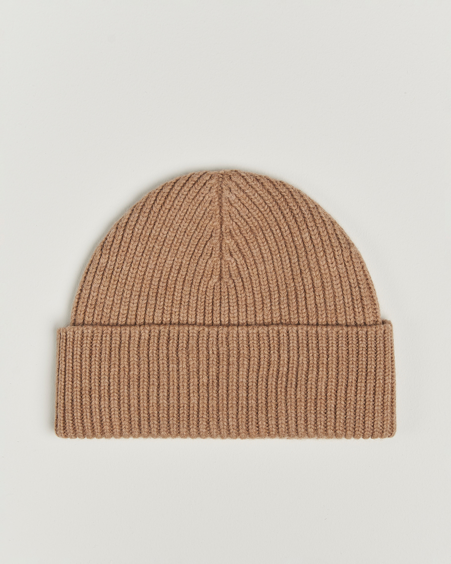 Heren | AMI Heart Logo Beanie Camel | AMI | Heart Logo Beanie Camel