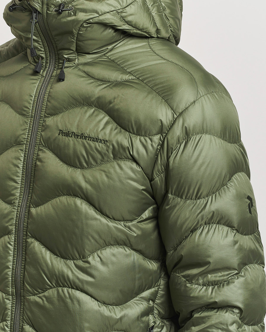 Heren | Jassen | Peak Performance | Helium Down Hooded Jacket Pine Needle