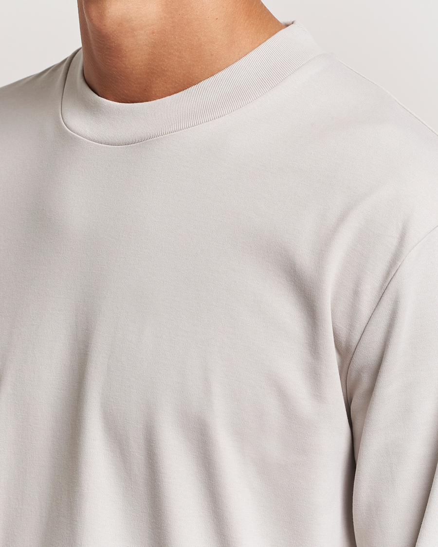 Heren | T-shirts | Sunspel | Heavyweight Mock Neck Long Sleeve T-Shirt Putty