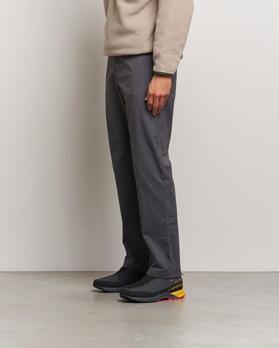 Heren | Sneakers | La Sportiva | TX Guide Leather Carbon/Yellow