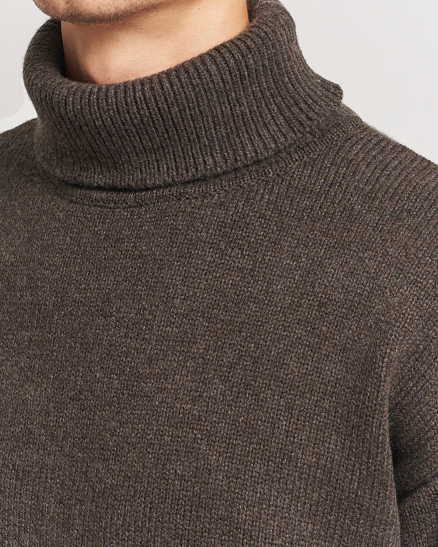 Heren | Truien | Colorful Standard | Merino Wool Turtleneck Coffee Brown