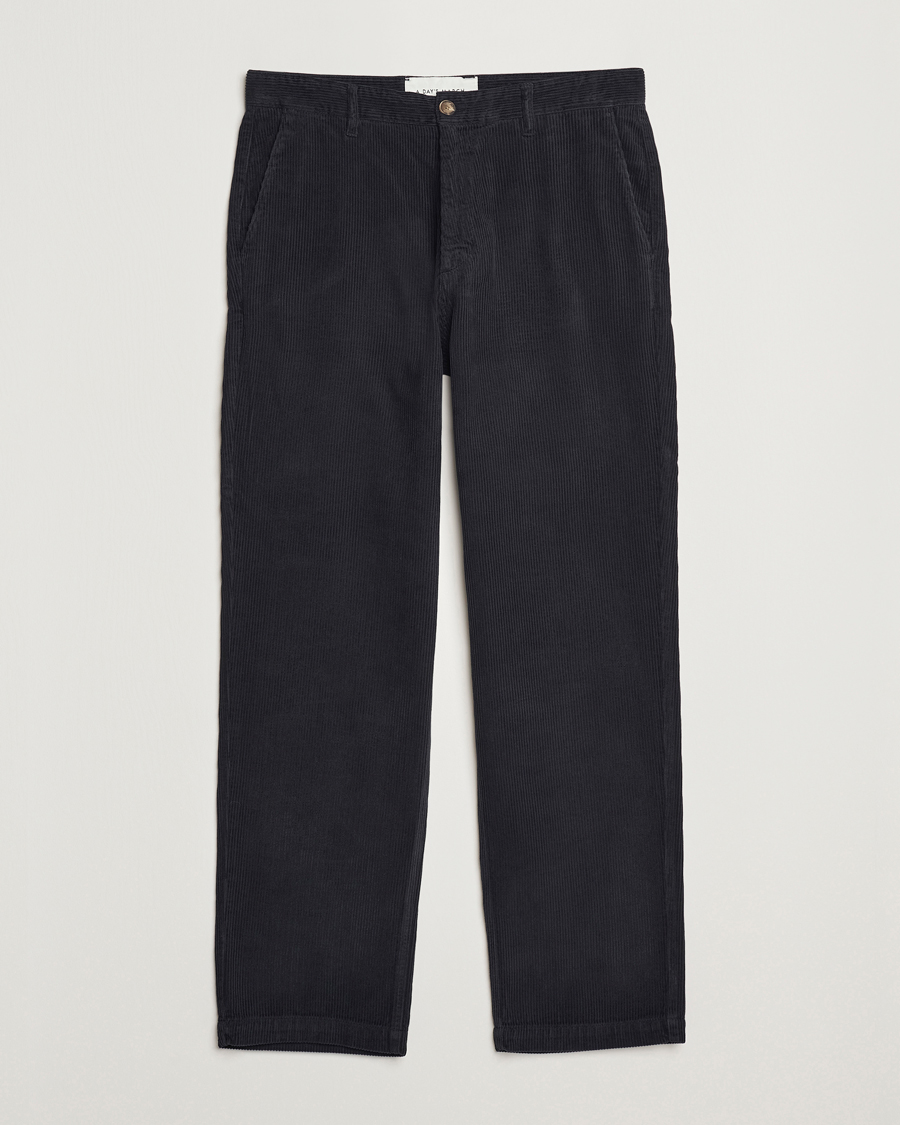 Heren | Broeken | A Day's March | Redwood Corduroy Trousers Black